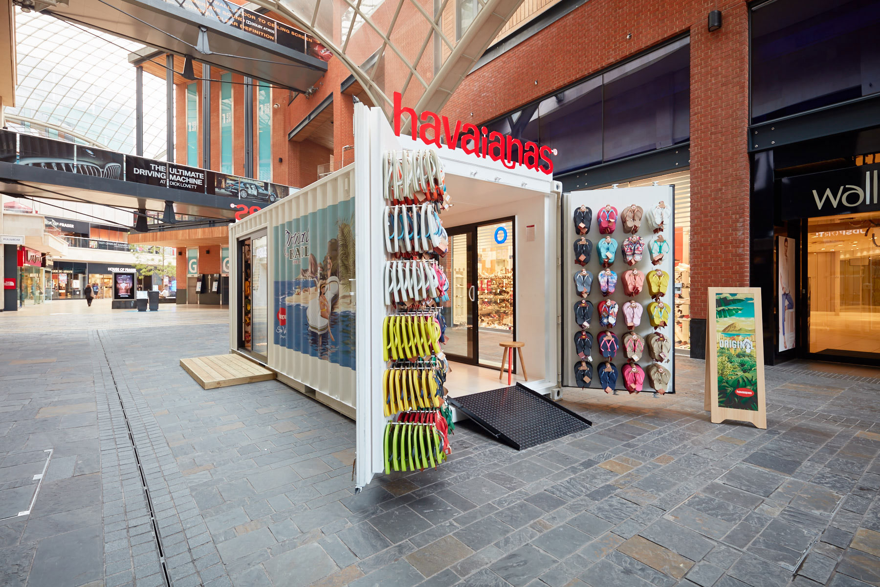 Havaianas Pop Up Container Store